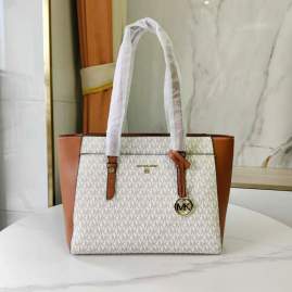 Picture of Michael Kors Wallets _SKUfw242017348fw